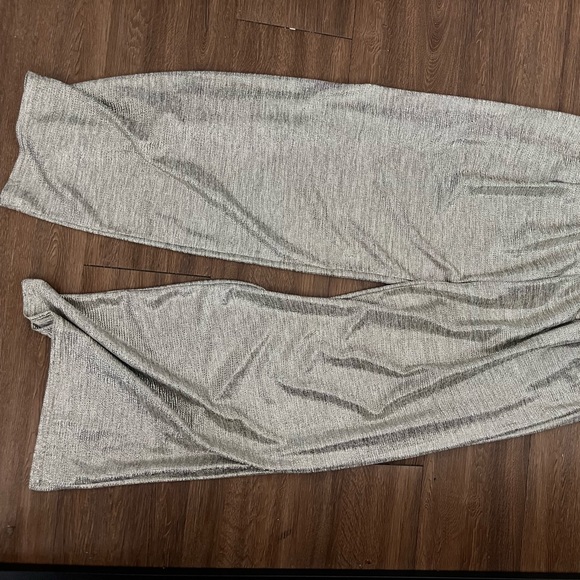 Holly & Joey Paris shimmer pants / gold wide leg pant - Picture 4 of 5